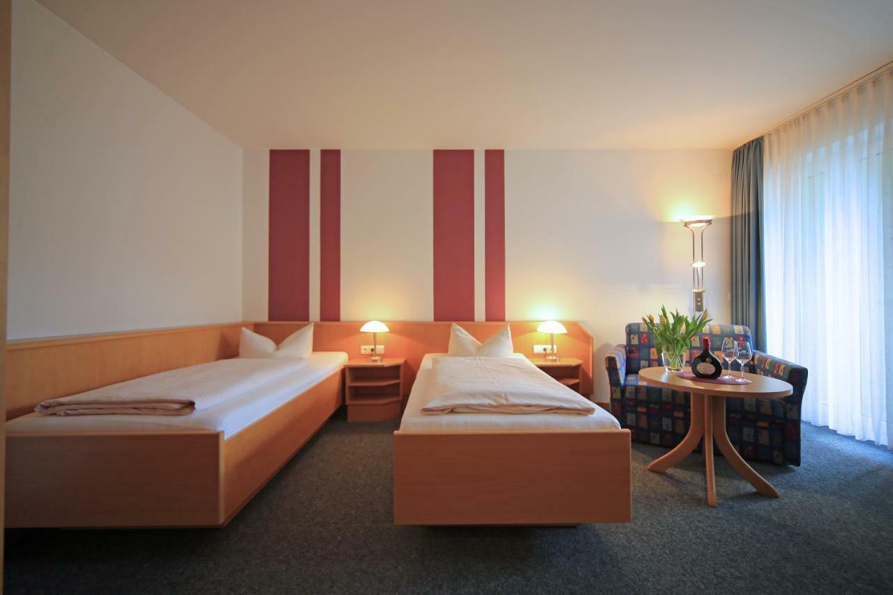 Weinstube Schwalbennest Hotel Karlstadt Bagian luar foto