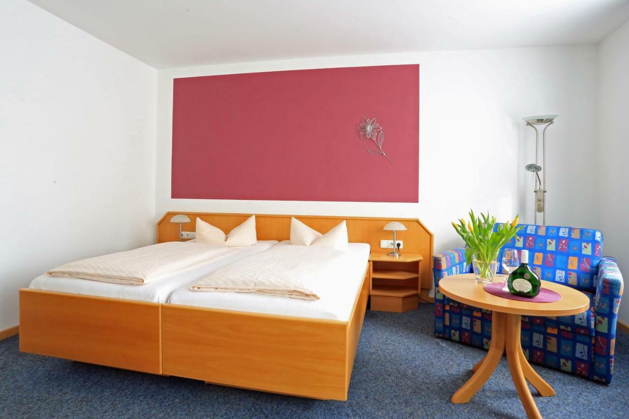 Weinstube Schwalbennest Hotel Karlstadt Bagian luar foto